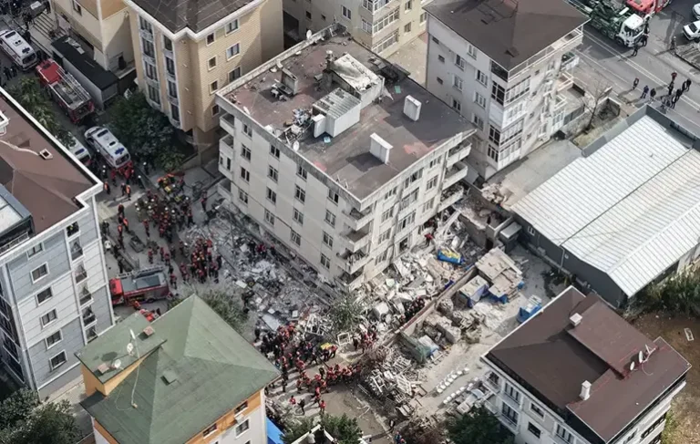 Maltepe’de Çöken Binanın Kolonlarından Deniz Kabuğu Çıktı